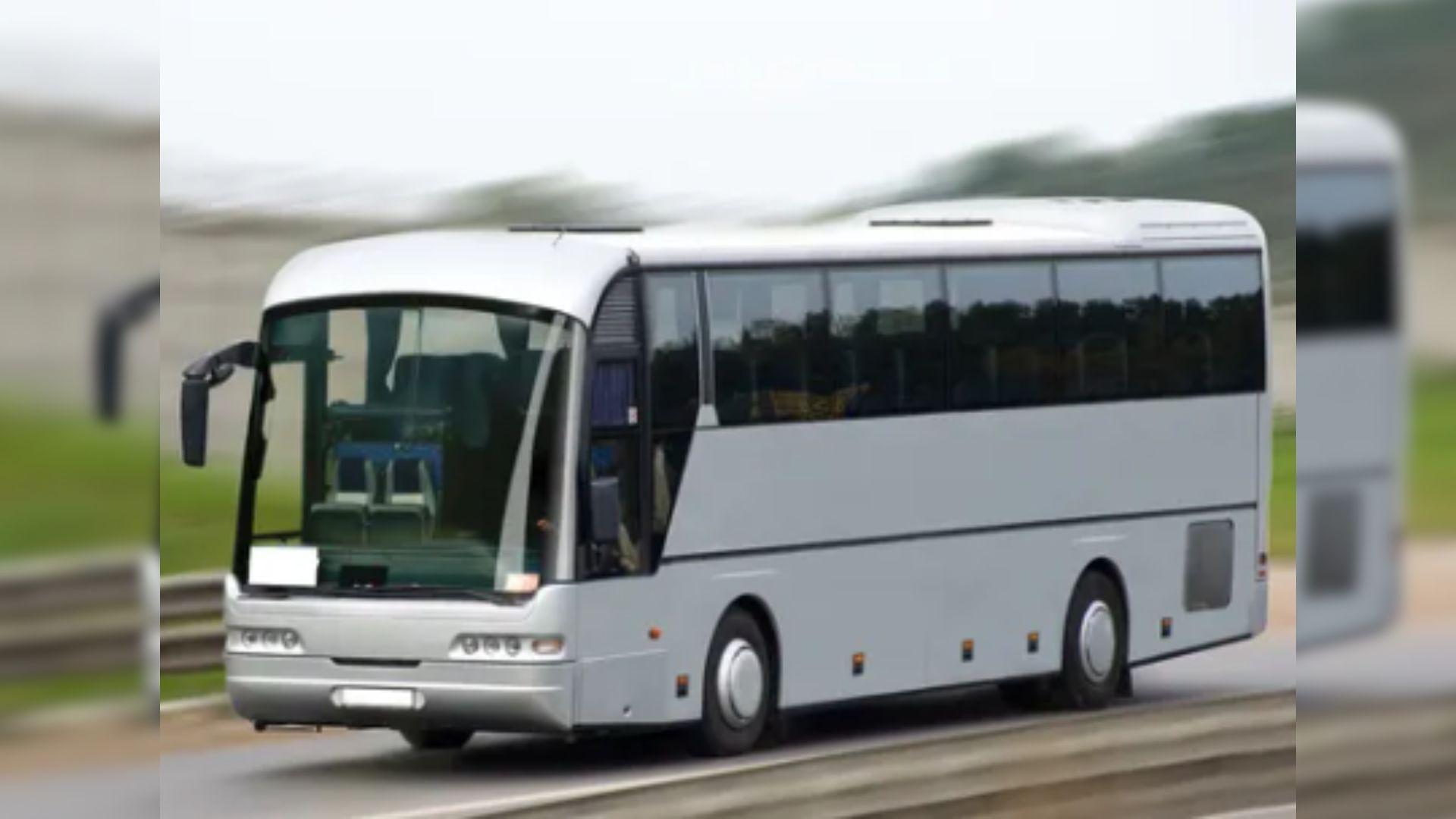 Trafic Sncf L Arr T Entre Lyon Et Saint Tienne Des Bus Mis En