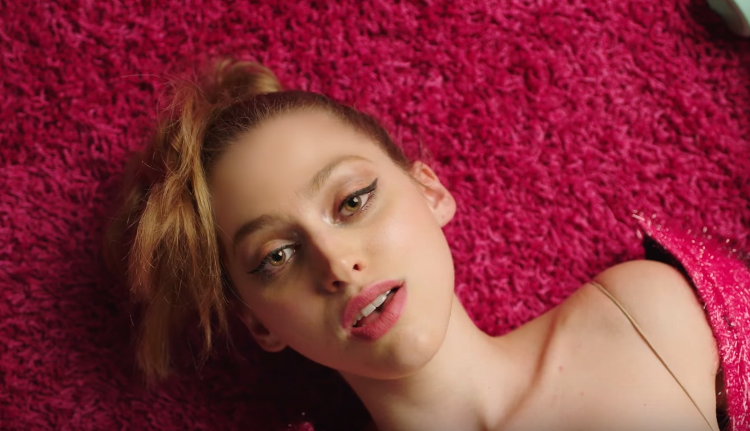 Mary bambola video. Бета лемме. Betta lemme певица. Бамбола певица. Бетта Лемма Бамбола.