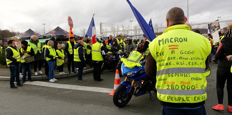 Gilets Jaunes Une Manifestante De Bourg En Bresse