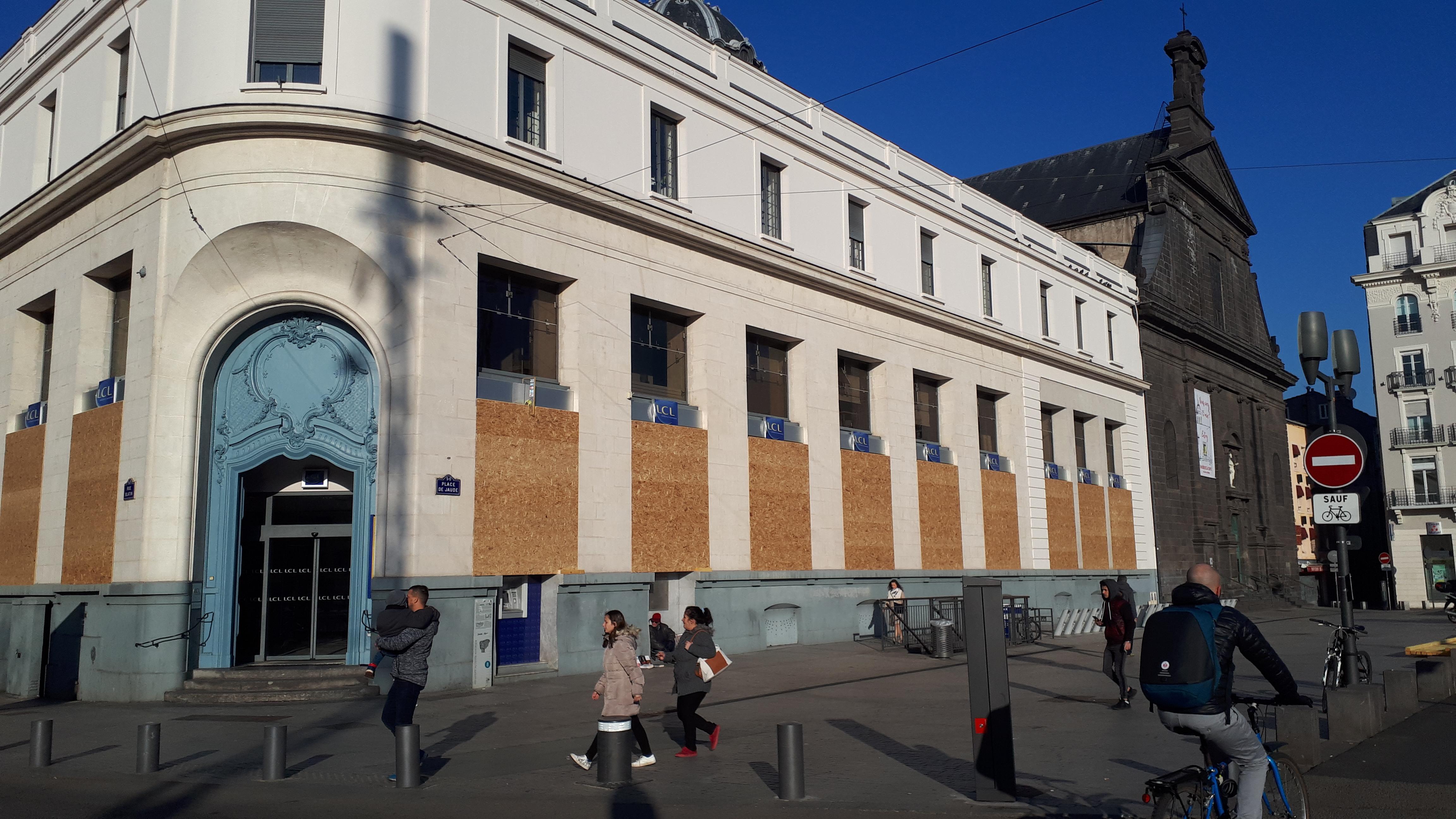 Gilets Jaunes 15 Interpellations à Clermont Ferrand