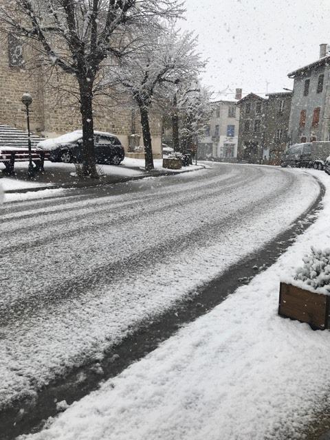 Region 4 Departements Toujours Places En Vigilance Jaune Pour La Neige Radio Scoop