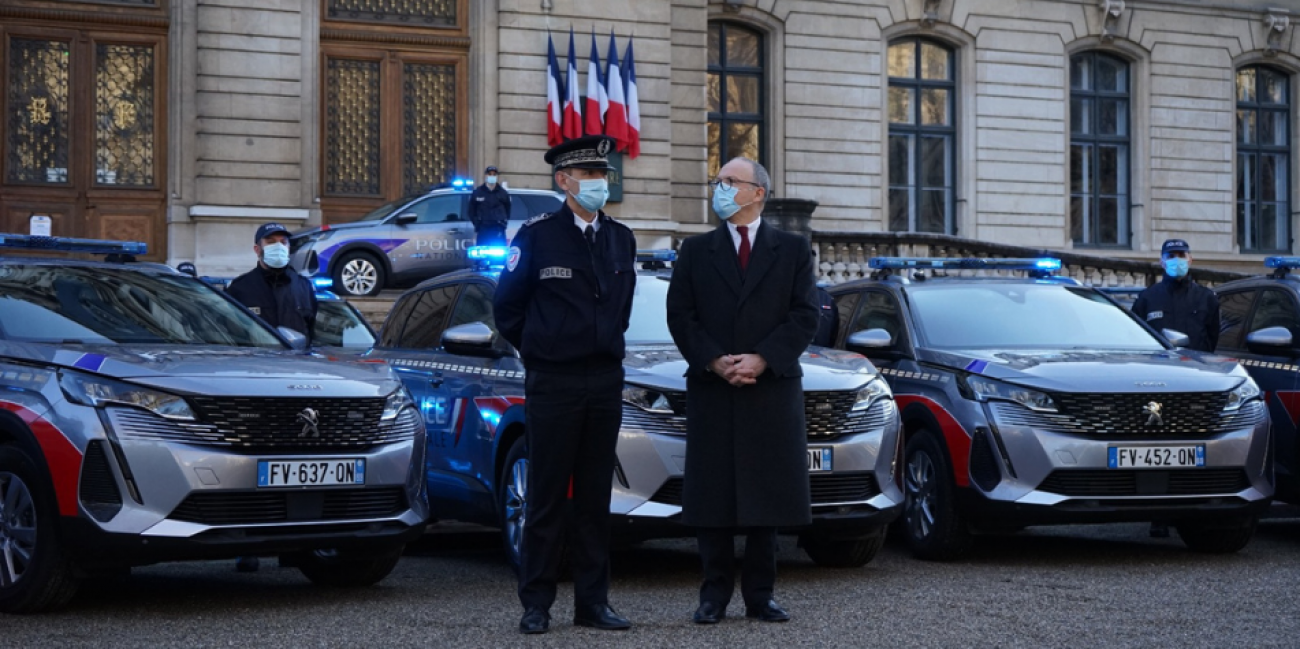 Ce que l'on sait des Peugeot 5008 livrés à la Gendarmerie et à la