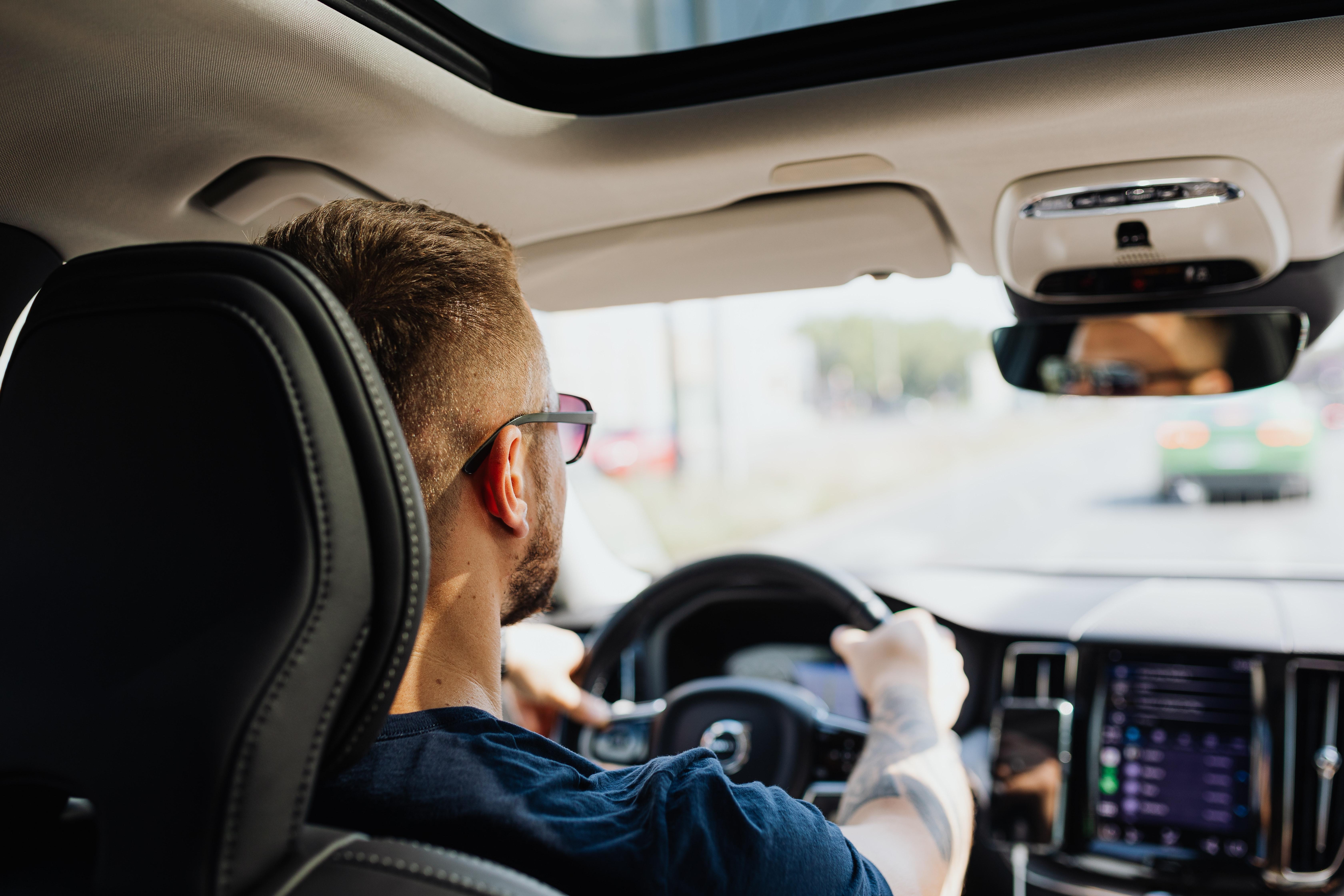 Près de Lyon : les gérants d'auto-écoles vendaient des faux permis de  conduire