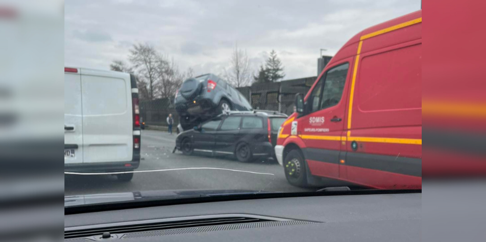 Metropolis of Lyon: a spectacular accident on the A43